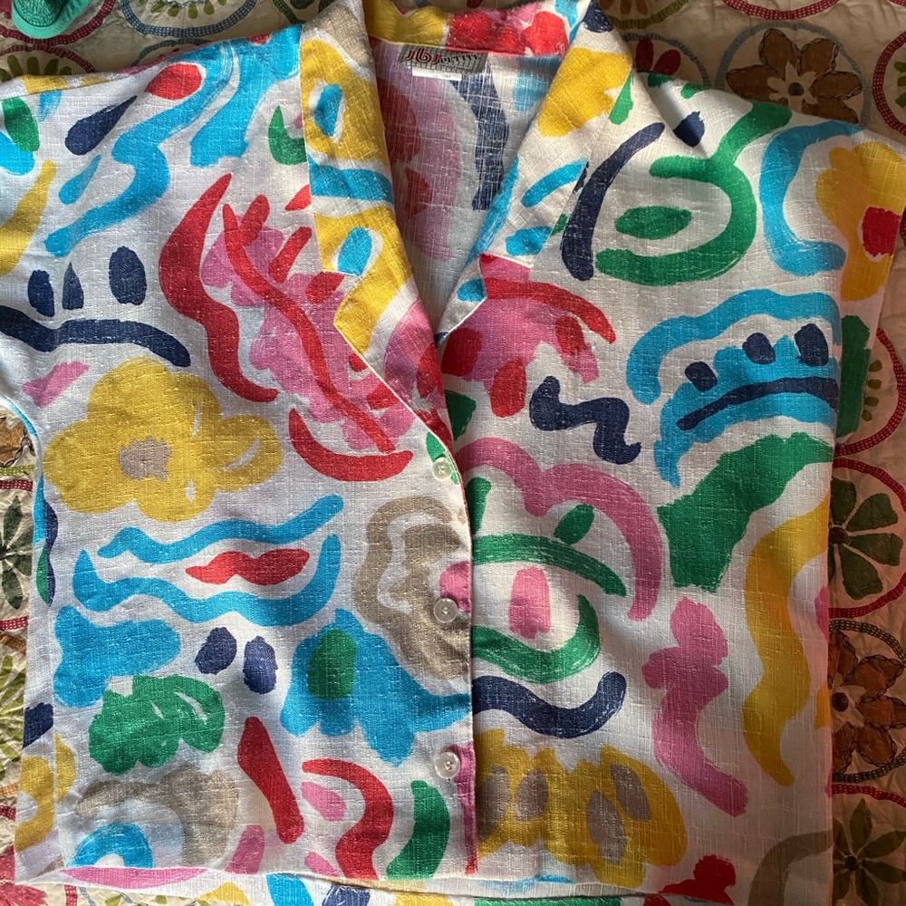 Vintage geometric bright print top